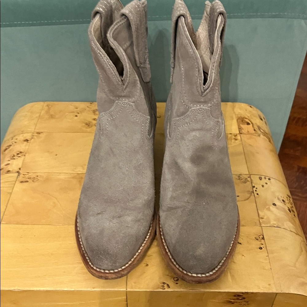 FreeBird Zamora Gray/Tan Suede Ankle Boots - Picture 2 of 4